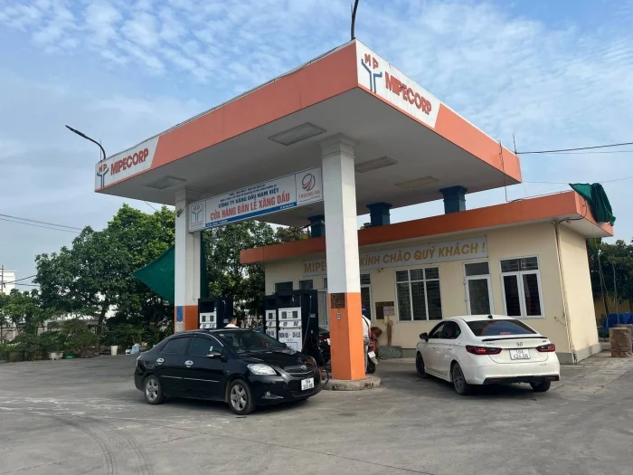 Giá xăng dầu hôm nay 19/10: Xăng E10, dầu diesel 26.720 - 28.800 đồng/lít, iPhone 11 Pro Max rẻ bèo