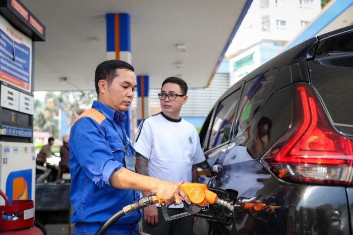 Khoảng cách giá xăng dầu so với các mức đỉnh trước đó