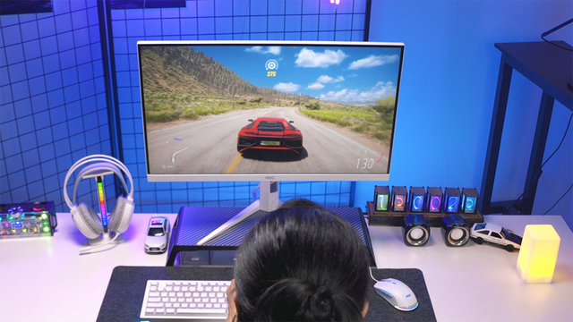 AOC ra mắt màn hình gaming tần số quét 320Hz, công nghệ Phân Cực Tròn đạt chứng nhận TÜV