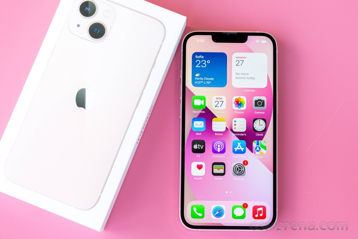 Giá iPhone 13 sau Tết: Xả kho rẻ như bèo từ 10 triệu, ổn cho tác vụ cơ bản như iPhone 17