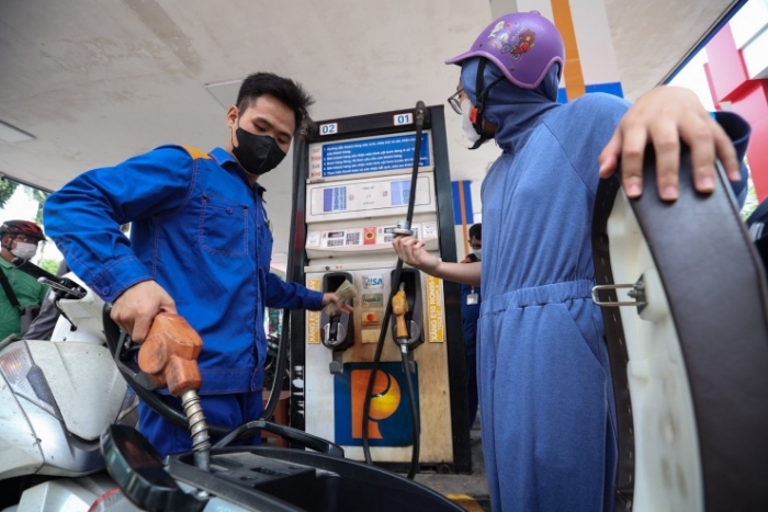 Giá xăng dầu tối 14/10: Bao nhiêu tiền một lít trước kỳ đổi giá? PS5 ra mắt phiên bản màu đặc biệt giá có rẻ?