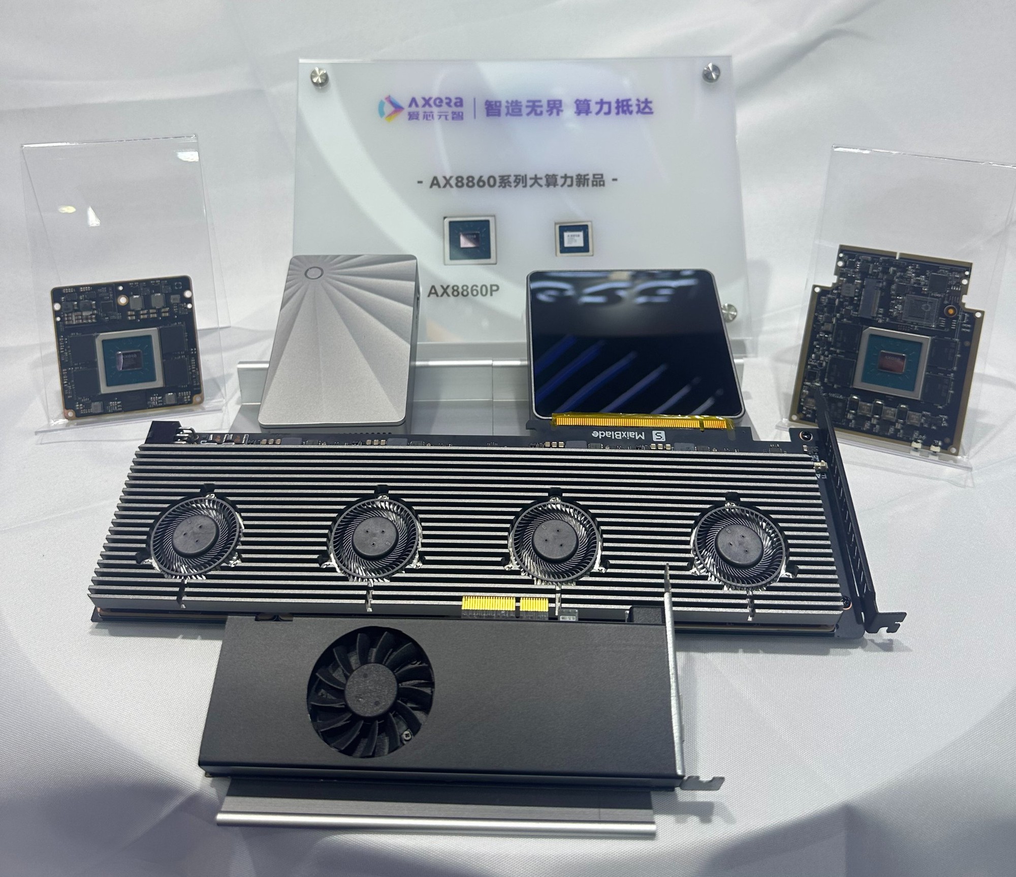 Chip AI Trung Quốc thách thức NVIDIA DGX Spark: Nhanh hơn tới 30%, giá chỉ gần một nửa
