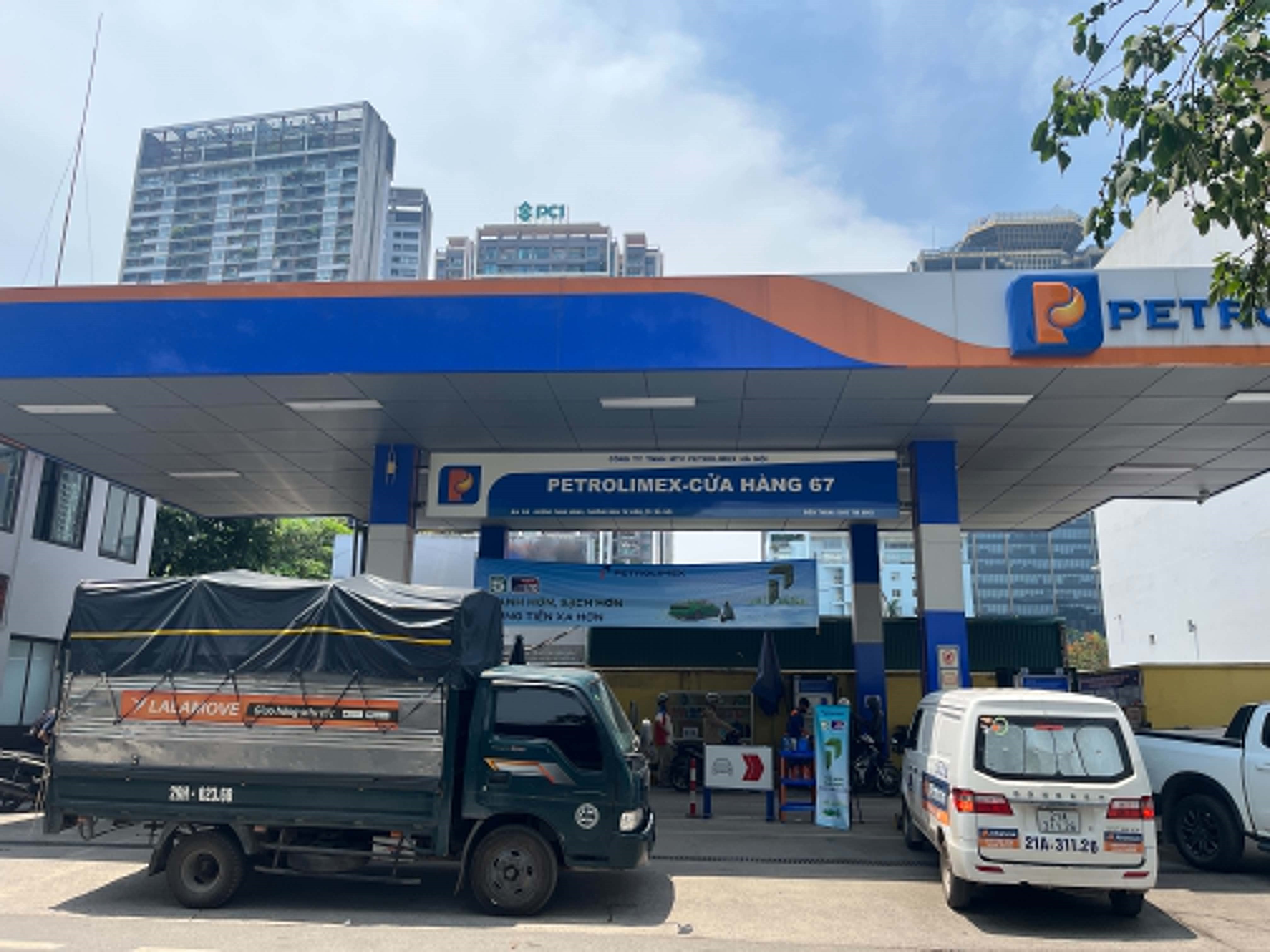 Giá xăng dầu hôm nay chiều 9/10: Xăng E5, E10, dầu diesel tăng giảm trái chiều, vẫn dưới 30.000 đồng/lít, Galaxy S24 rẻ